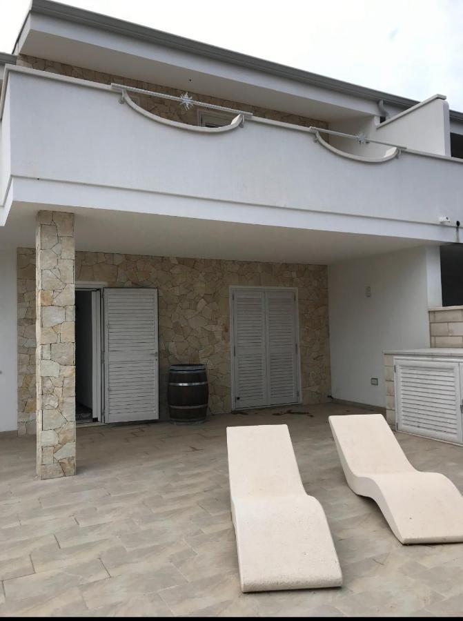 Residence Le Maree Porto Pino Ngoại thất bức ảnh