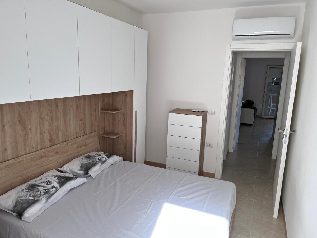 Residence Le Maree Porto Pino Ngoại thất bức ảnh